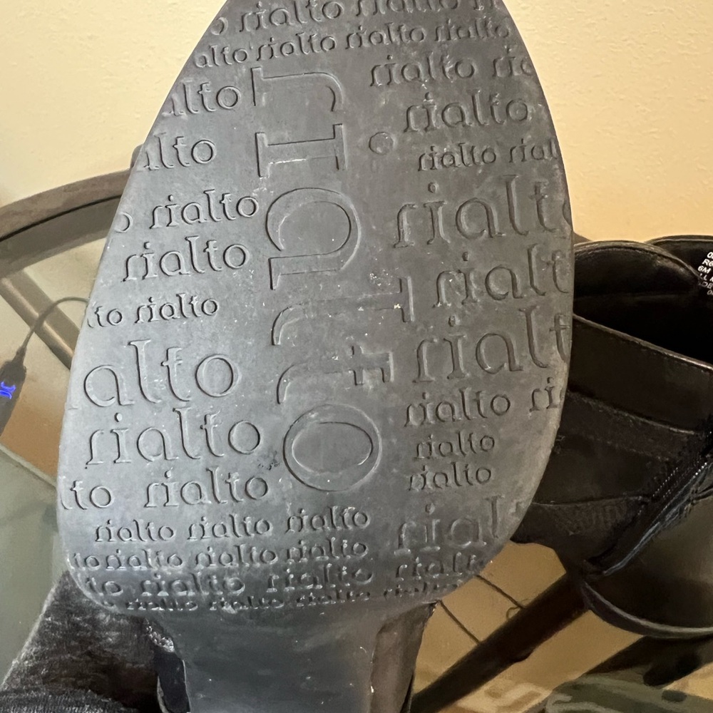 Rialto Boots - Picture 4 of 4